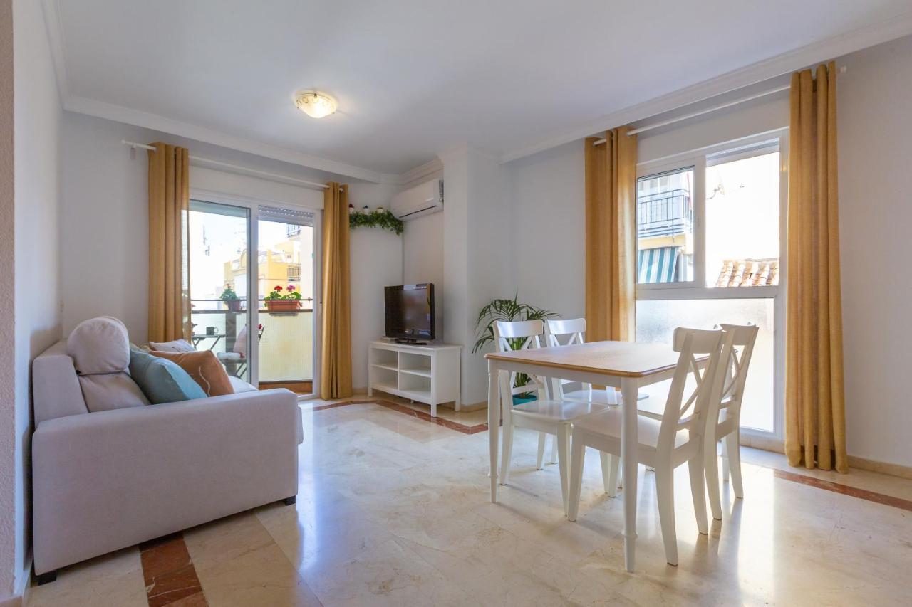 Luminoso Apartamento De Dos Habitaciones Con Terraza Y Parking En El Centro Málaga Extérieur photo