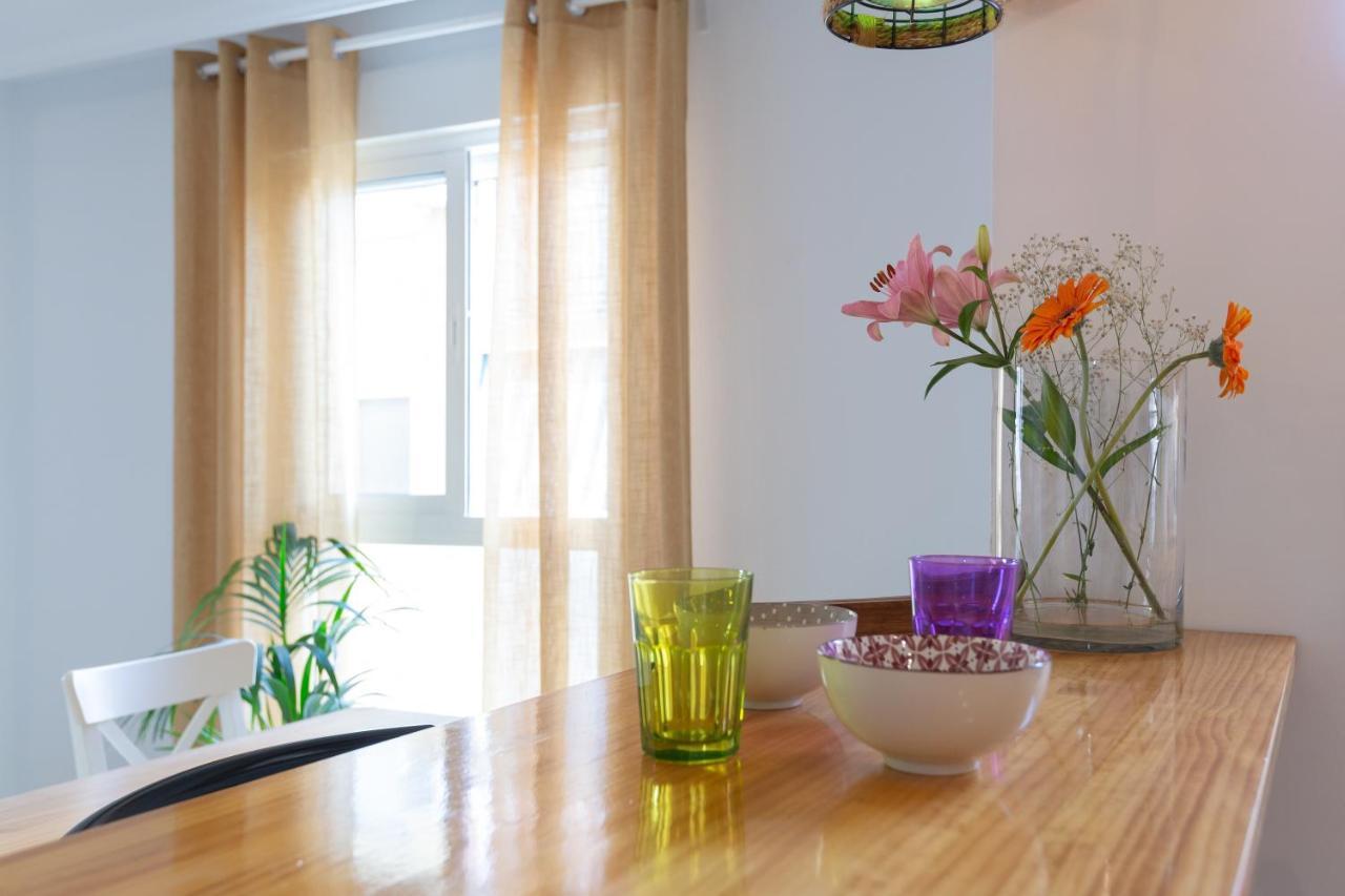 Luminoso Apartamento De Dos Habitaciones Con Terraza Y Parking En El Centro Málaga Extérieur photo