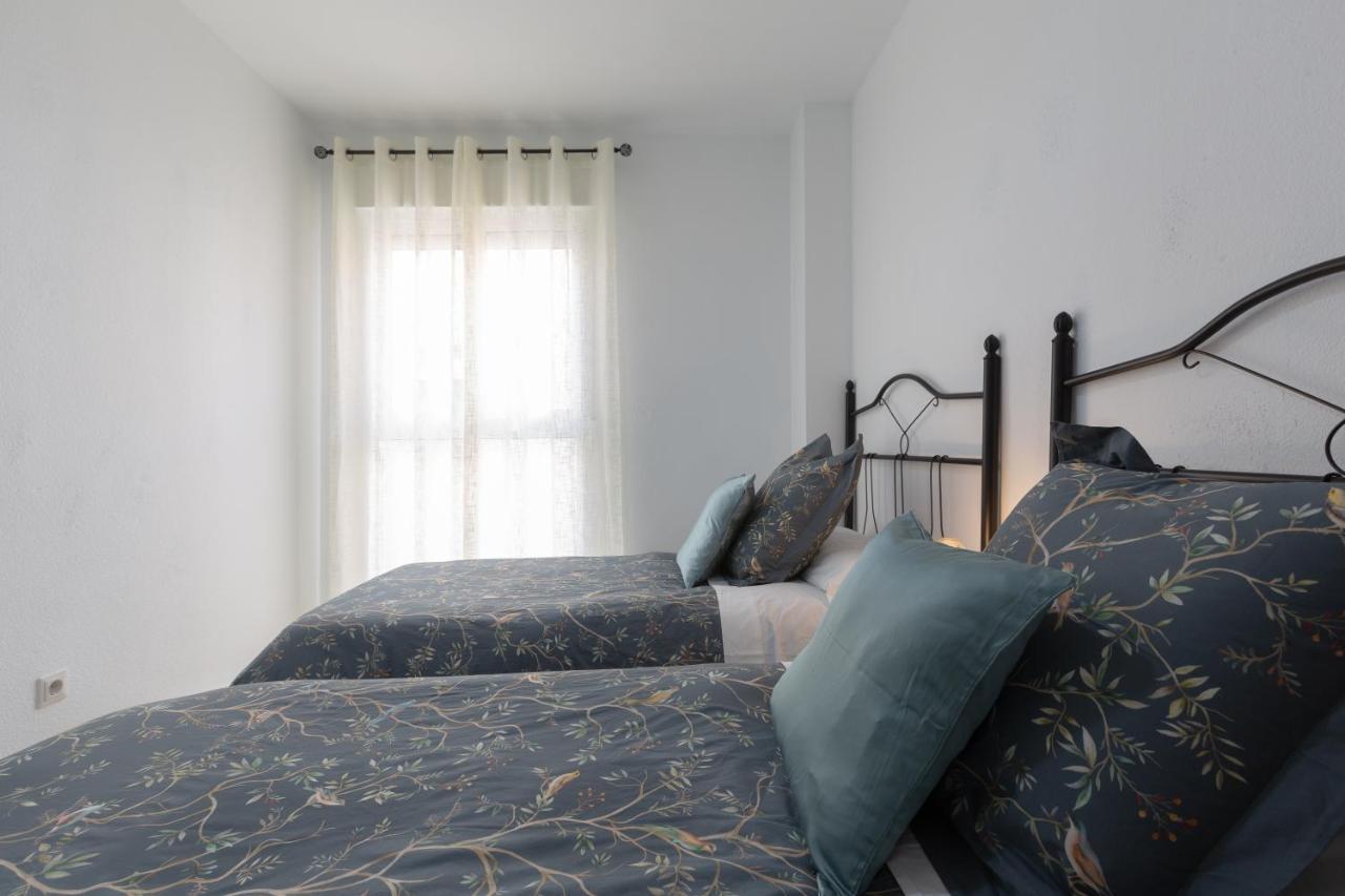 Luminoso Apartamento De Dos Habitaciones Con Terraza Y Parking En El Centro Málaga Extérieur photo