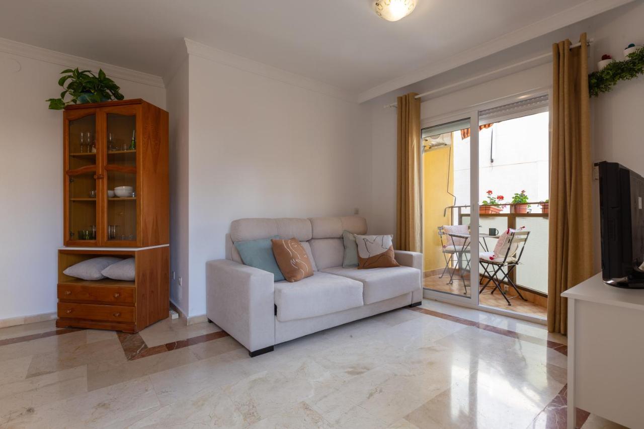 Luminoso Apartamento De Dos Habitaciones Con Terraza Y Parking En El Centro Málaga Extérieur photo
