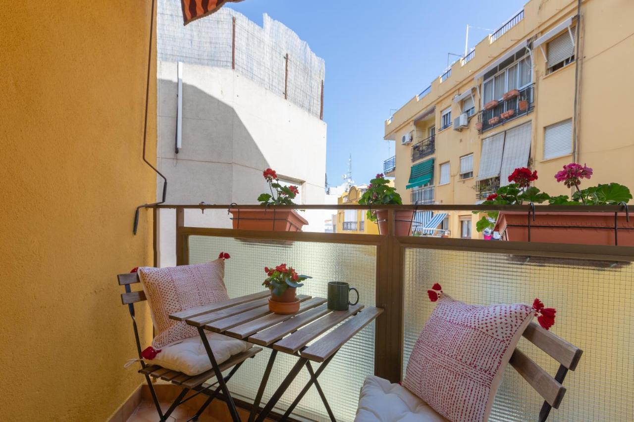 Luminoso Apartamento De Dos Habitaciones Con Terraza Y Parking En El Centro Málaga Extérieur photo